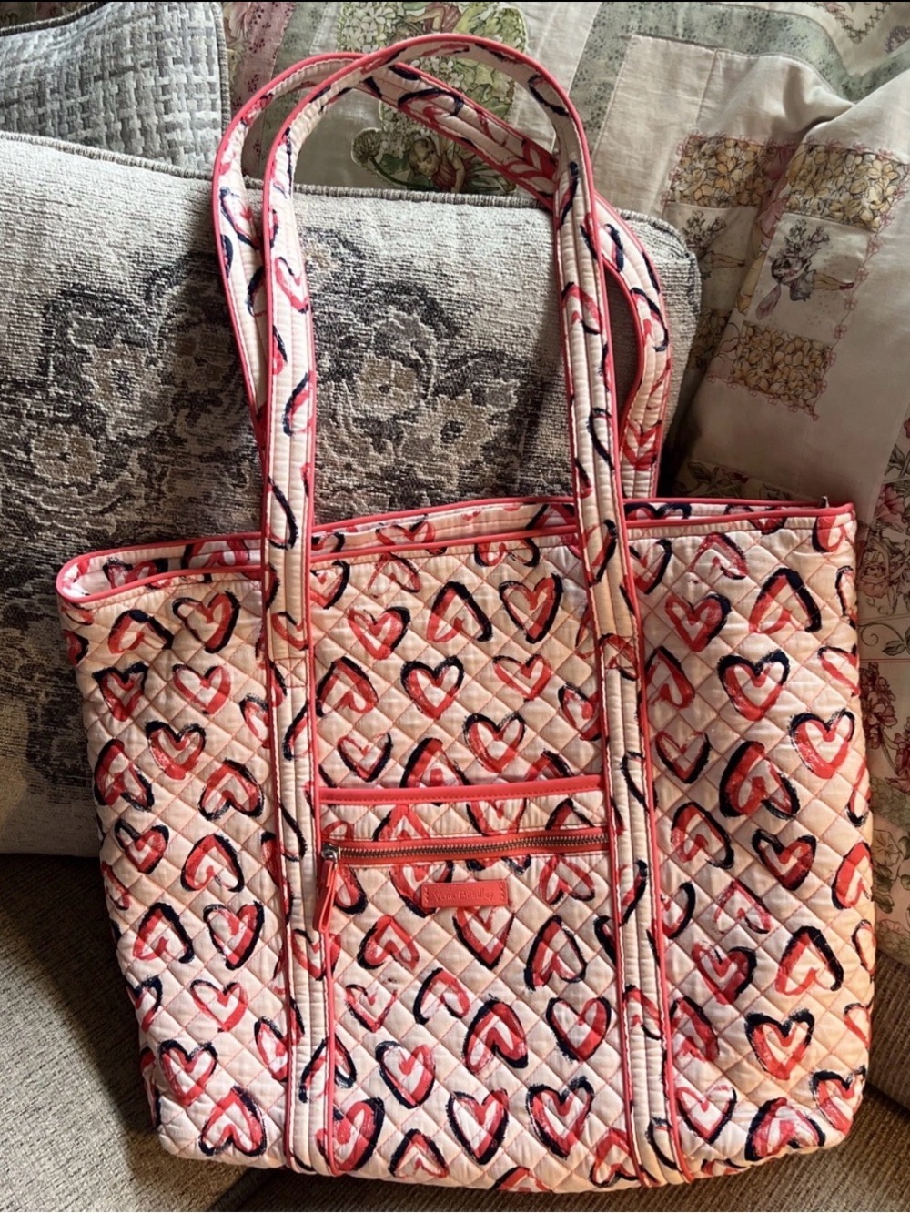 Vera Bradley Vera Tote in Iced Hearts - Rare!
